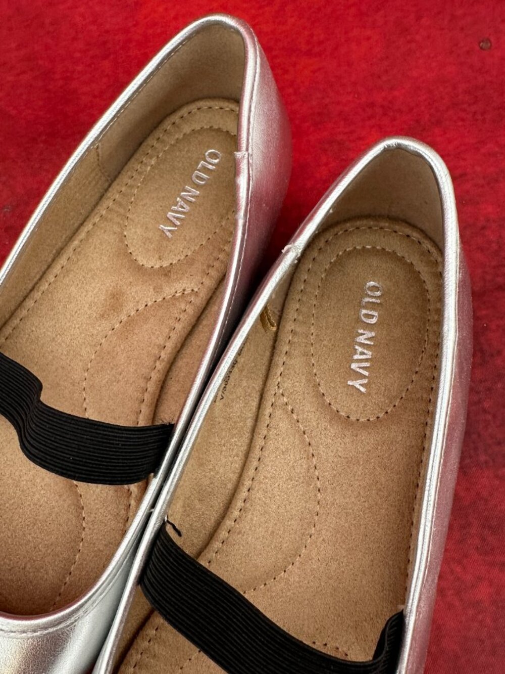 OLD NAVY MARY JANES WOMEN BALLET FLATS METALIC SLIVER FINISH SQUARE TOE SIZE 6 - Picture 4 of 9